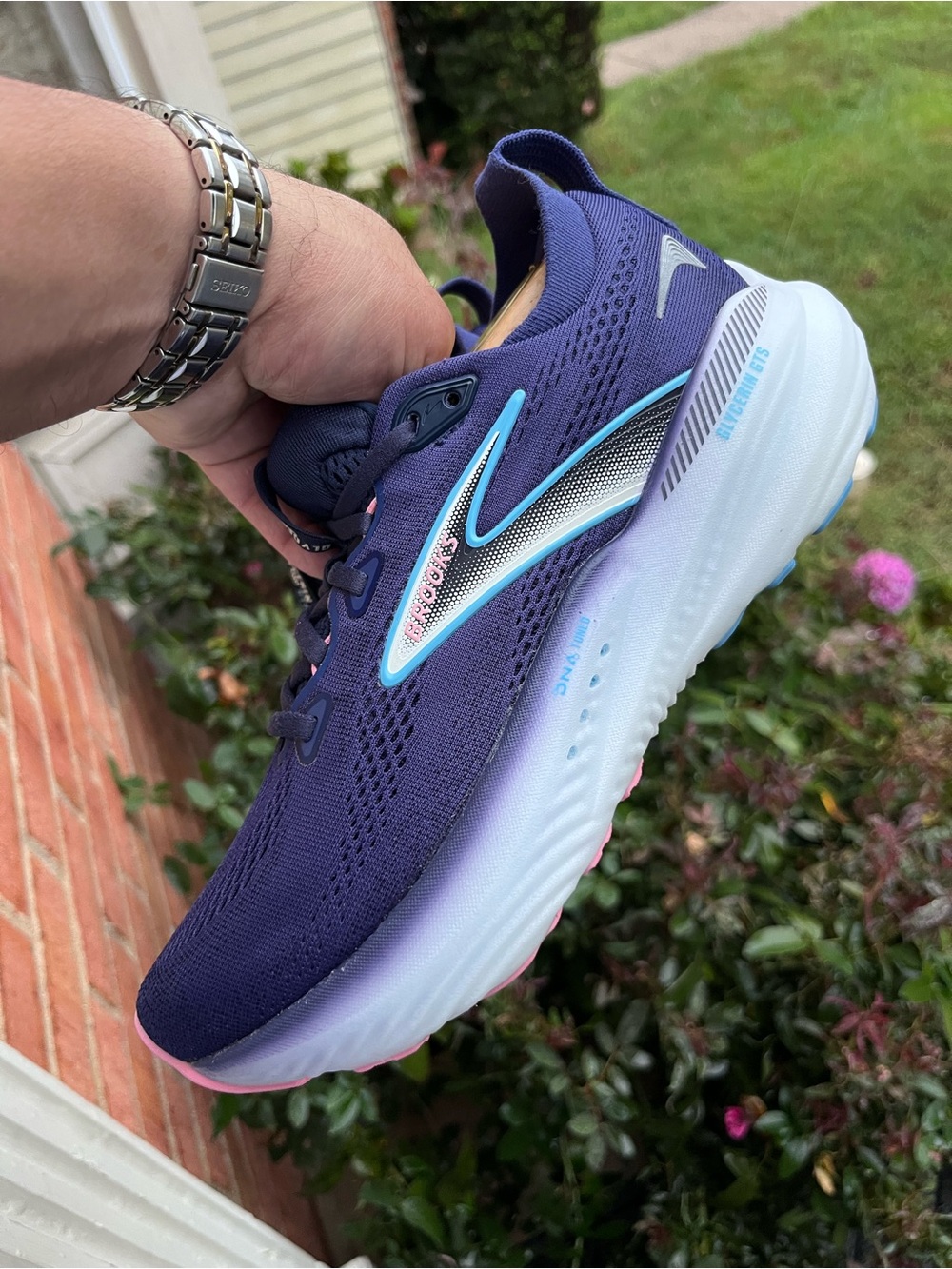 Brooks Glycerine GTS 22
Comfort/Athletic
Medical Field Shoes
Size 7.5 for Women
